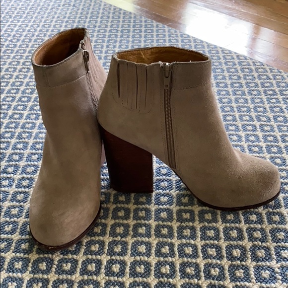 jeffrey campbell tan booties